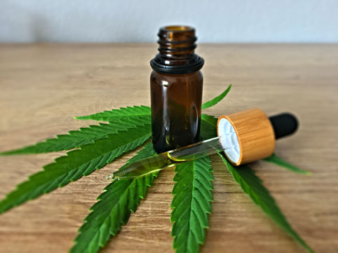 CBD Öl für das Haustier. Ein CBD Öl für den Hund kann entscheidend dazu beitragen, gesundheitliche Probleme zu minimieren, und Angst- oder Erregungszustände unter Kontrolle zu bringen.